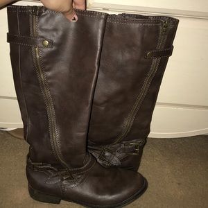 Brown boots